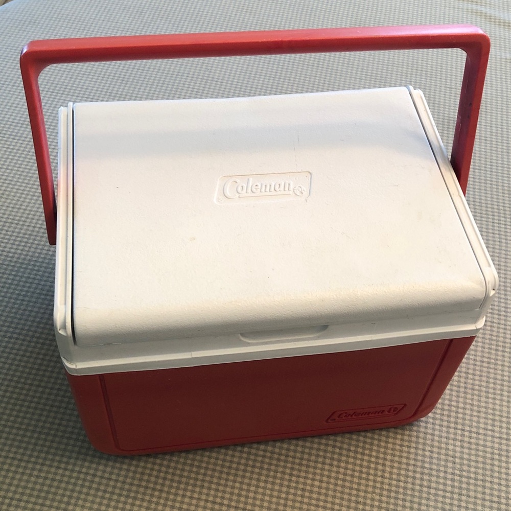 COLEMAN RED & WHITE COOLER MODEL 5205 FLIP LID 6 CANS 5QT VINTAGE 1998 #OS0065